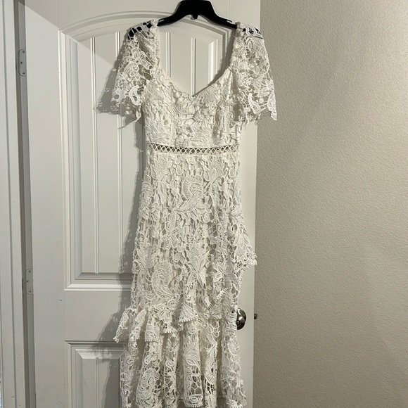 Lulus | Dresses | Lulus Briarwood White Lace Ruffled Midi Dress | Poshmark